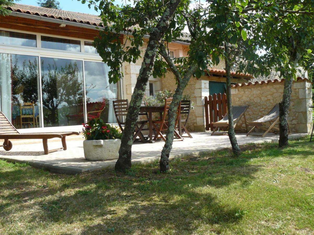 Gite Rural Charentais Les Essards  Экстерьер фото